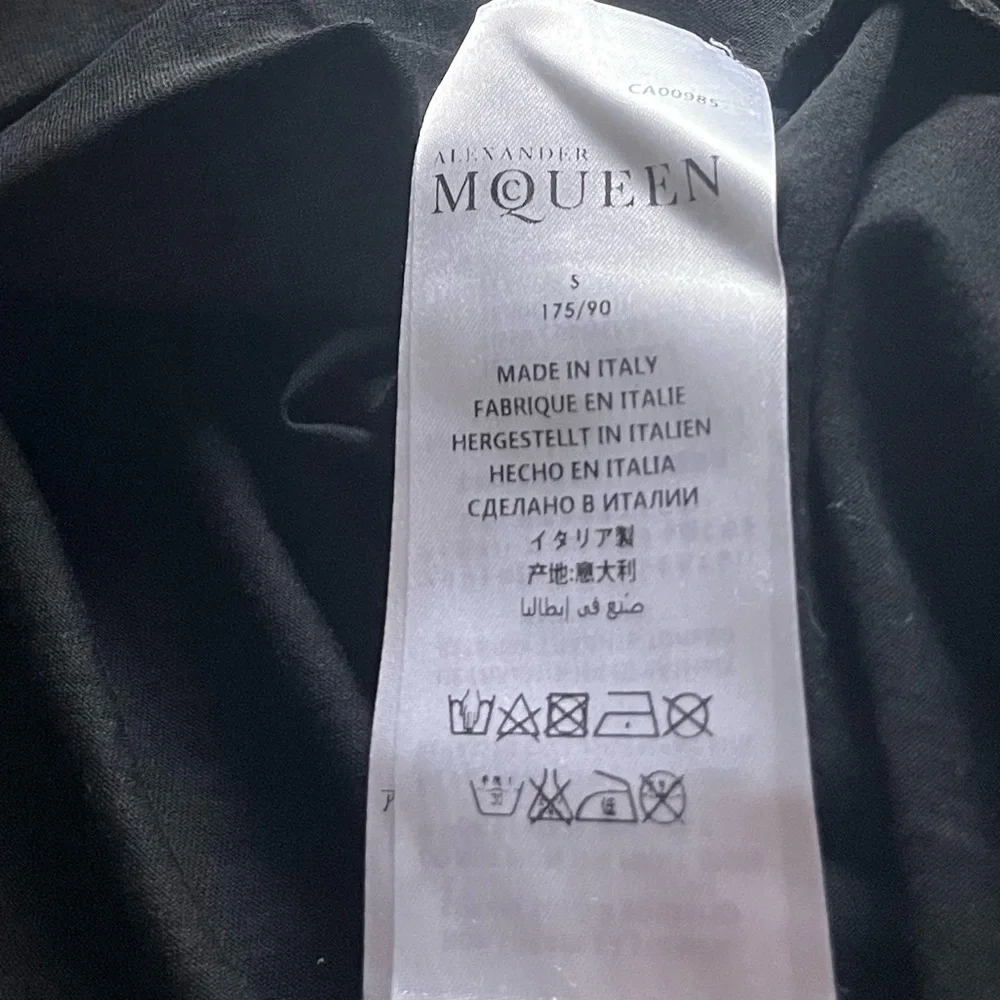 ALEXANDER MCQUEEN Logo-Print Cotton-Jersey T-Shirt - Picture 3 of 6